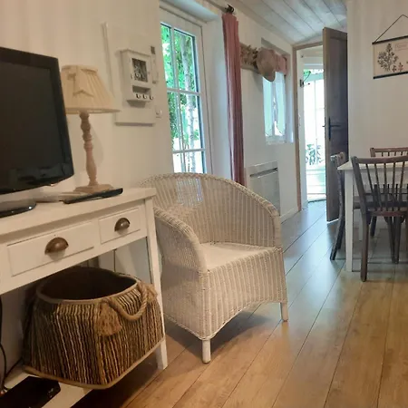 Le Clos Du Coteau Bed & Breakfast *