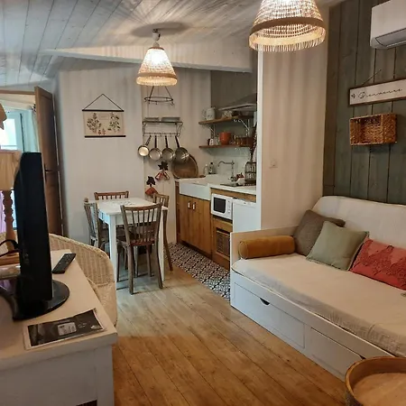 Le Clos Du Coteau Bed & Breakfast *