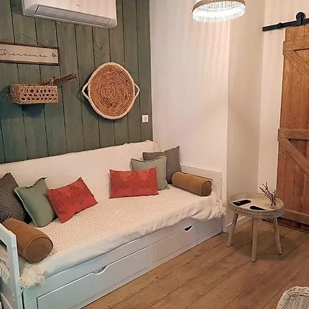 Le Clos Du Coteau Bed & Breakfast