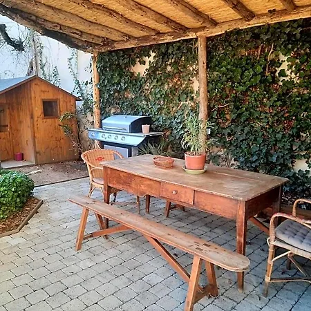 Le Clos Du Coteau Bed & Breakfast 3*