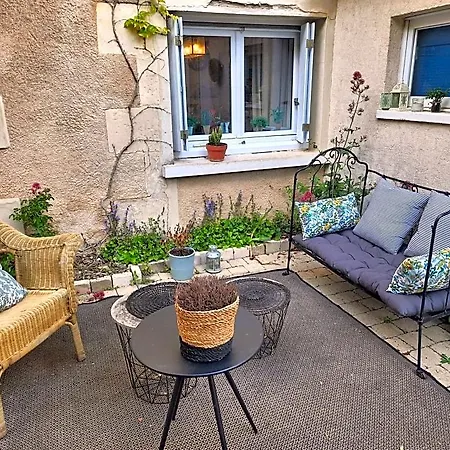 Le Clos Du Coteau Bed & Breakfast 3*